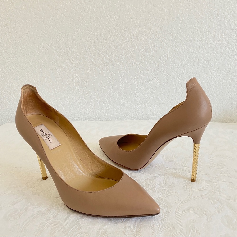 Valentino rockstud heel pump